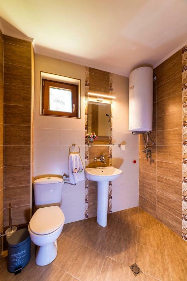 Guest House Beniart Vetrintsi Εξωτερικό φωτογραφία