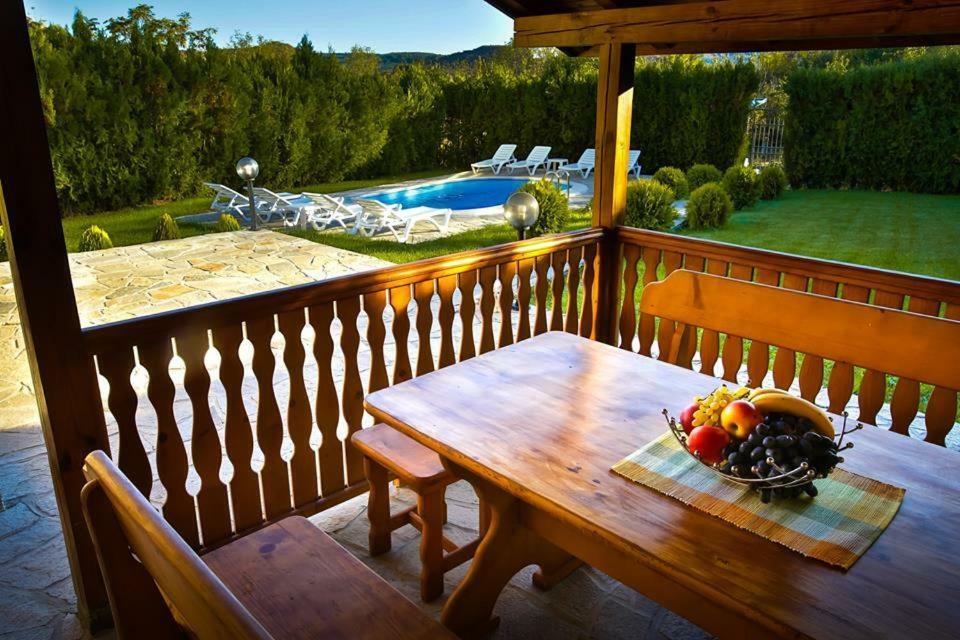 Guest House Beniart Vetrintsi Εξωτερικό φωτογραφία